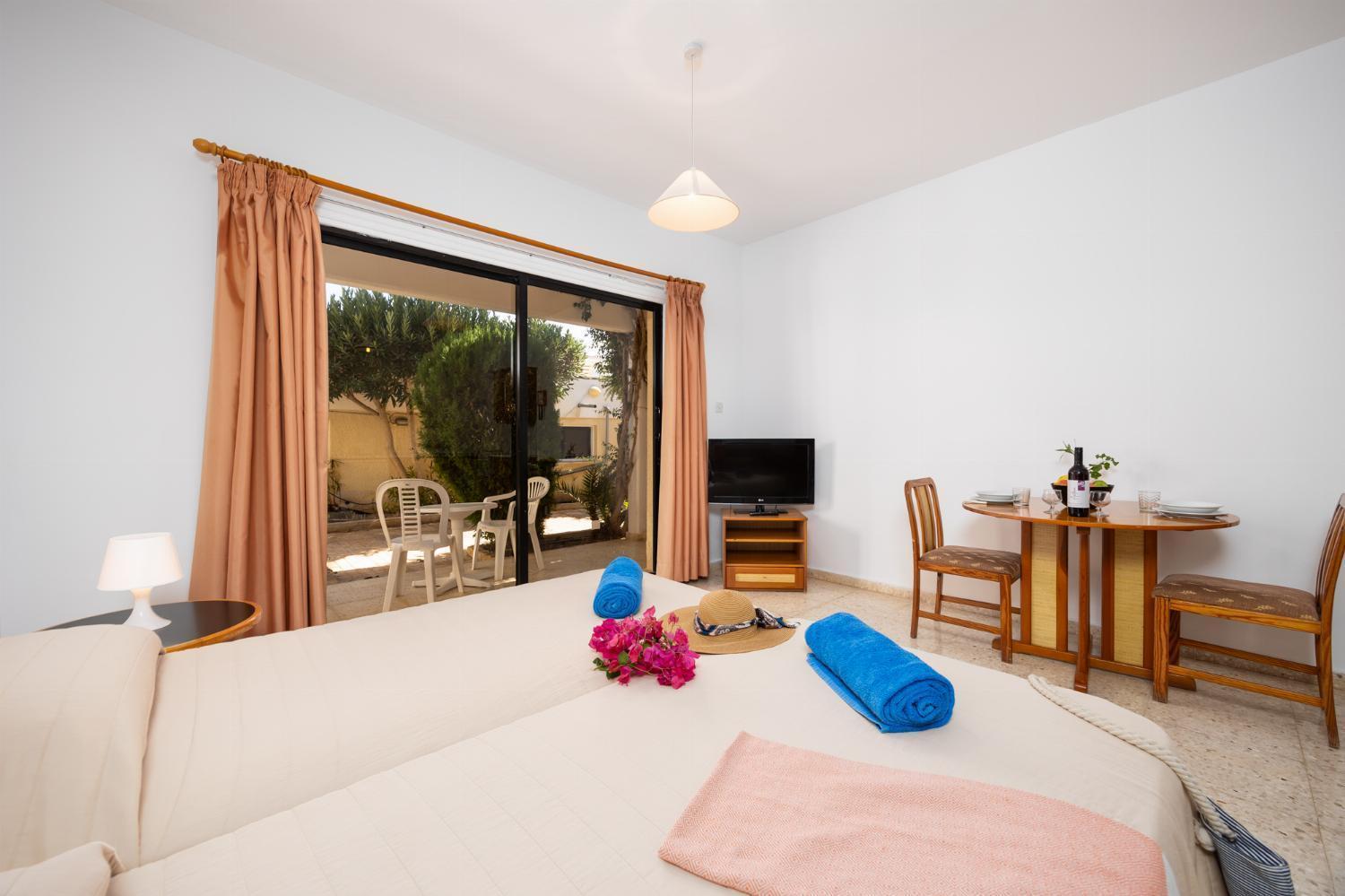 Tavros Hotel Apartments Polis Extérieur photo