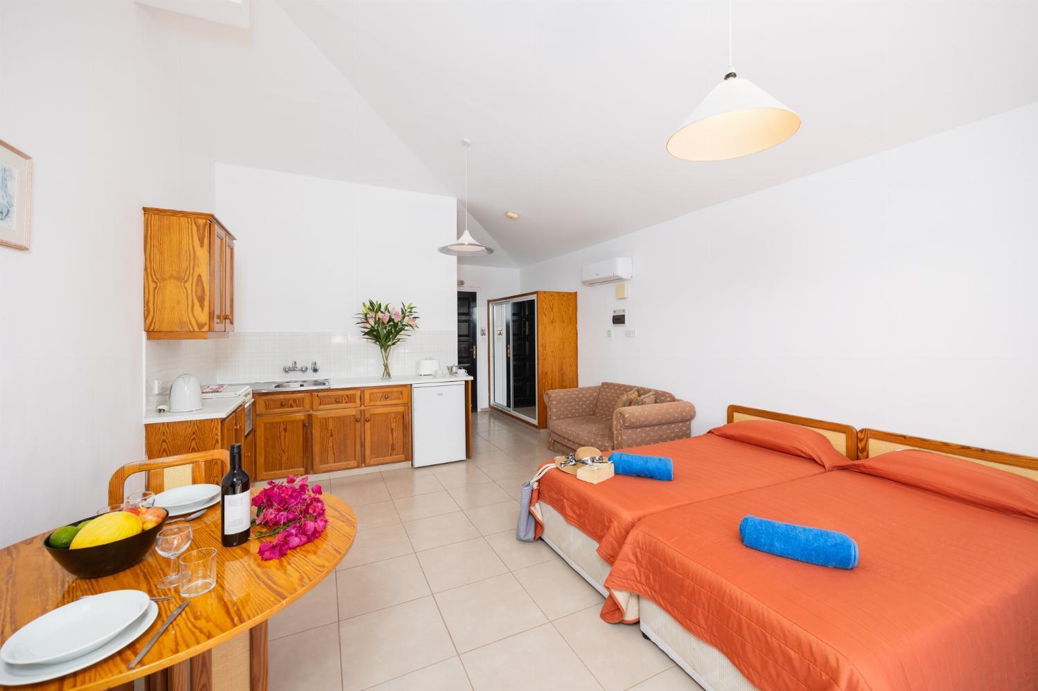 Tavros Hotel Apartments Polis Extérieur photo